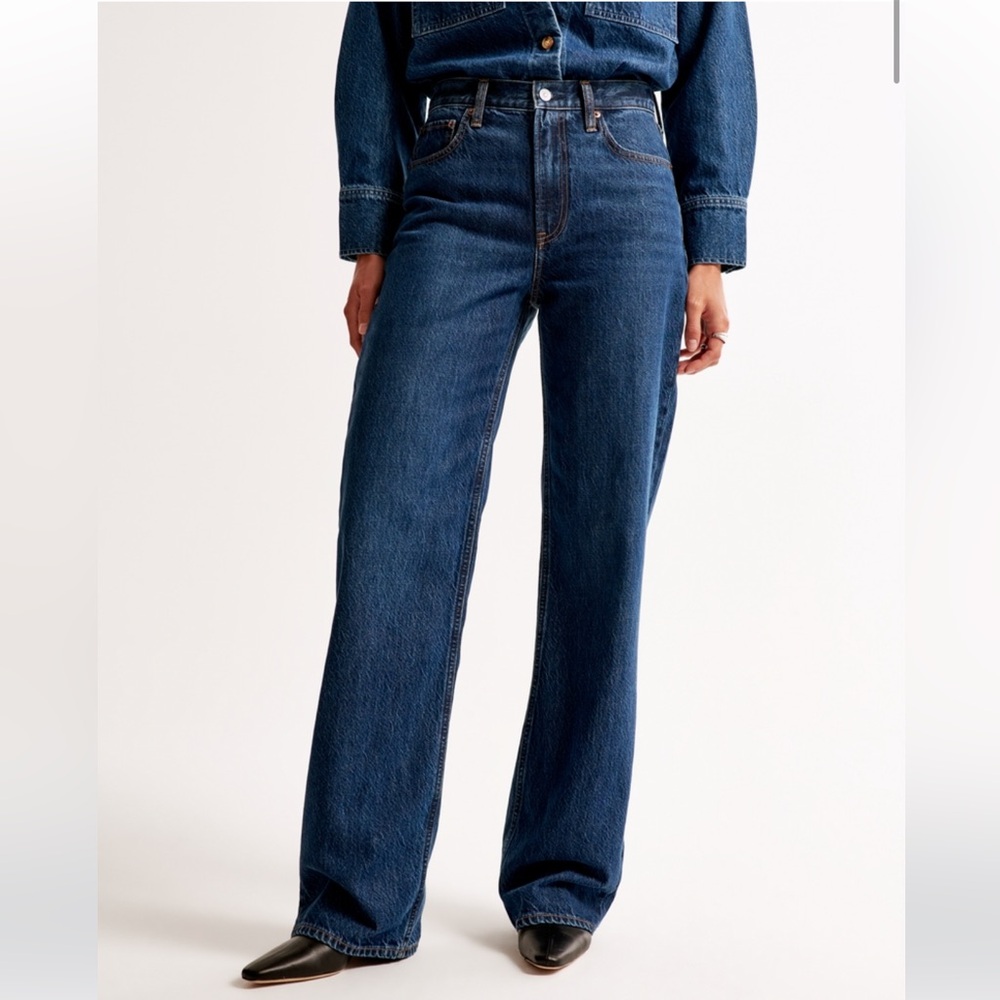 Abercrombie high rise loose Jean